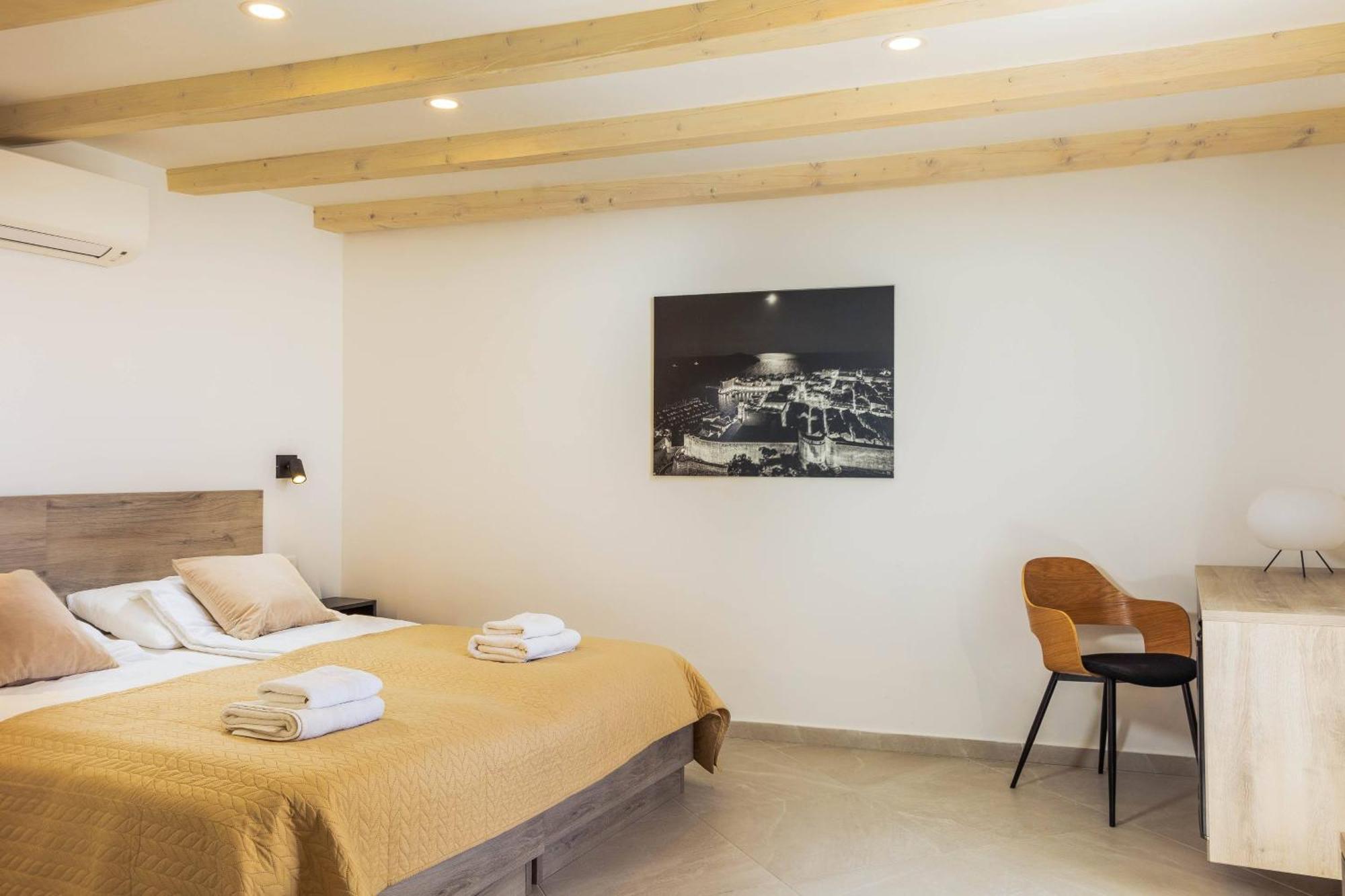 Stunning House In The Old Town By Irundo *